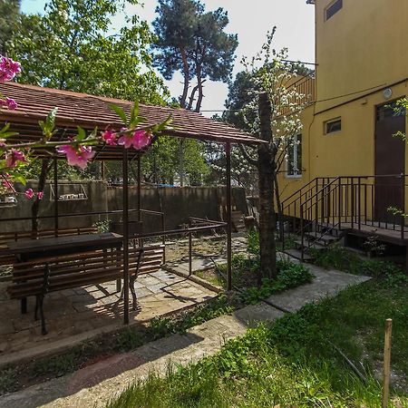 Apartment Gardens 44 Tbilisi Exterior photo
