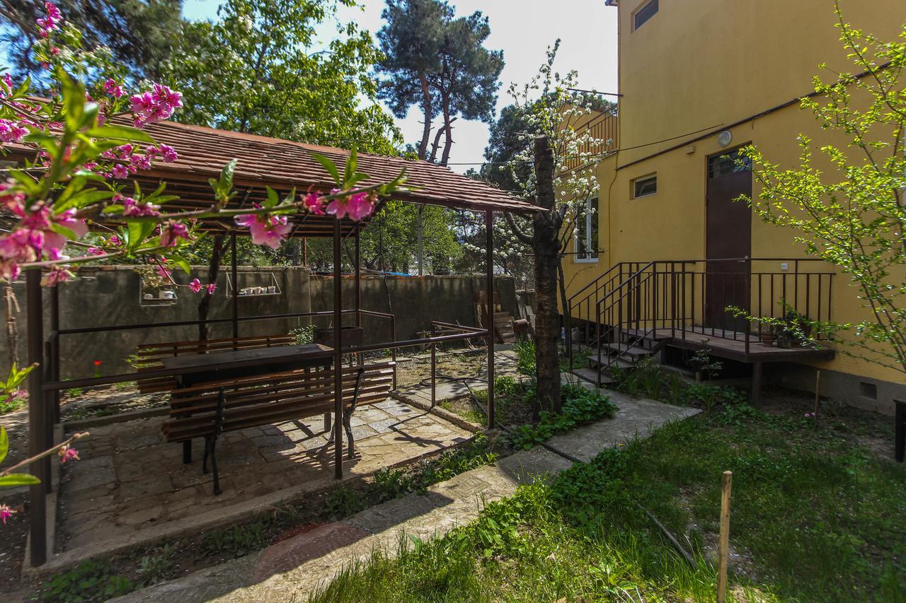 Apartment Gardens 44 Tbilisi Exterior photo