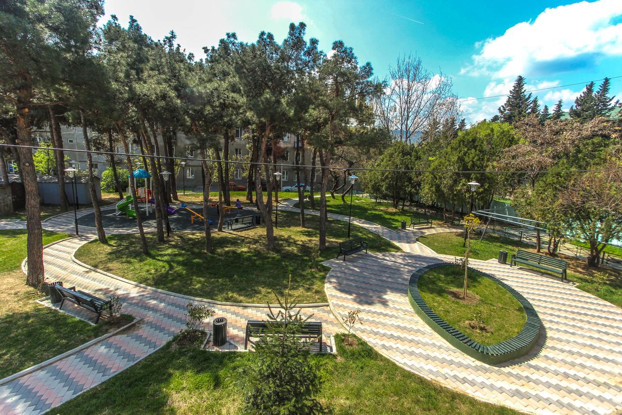 Apartment Gardens 44 Tbilisi Exterior photo